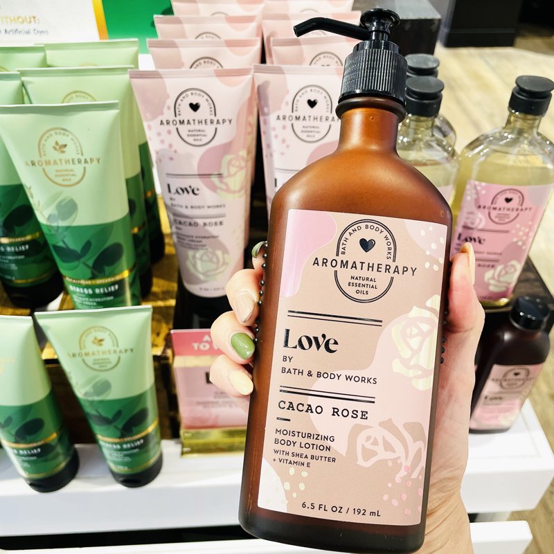 Lotion dưỡng da Bath & Body Works Aromatherapy Love Cacao Rose, 192ml