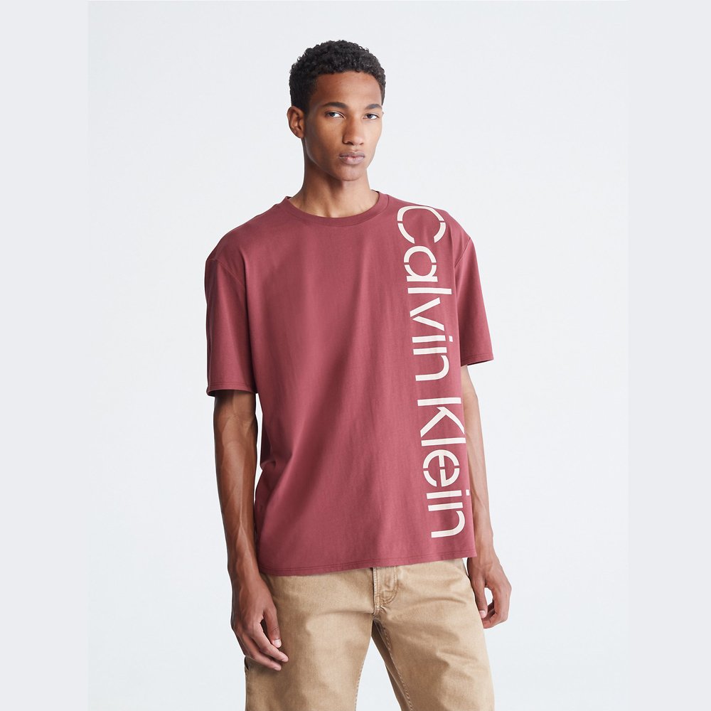 Áo Calvin Klein Khakis Relaxed Fit Stencil Logo Crewneck T-Shirt - Wine, Size XS