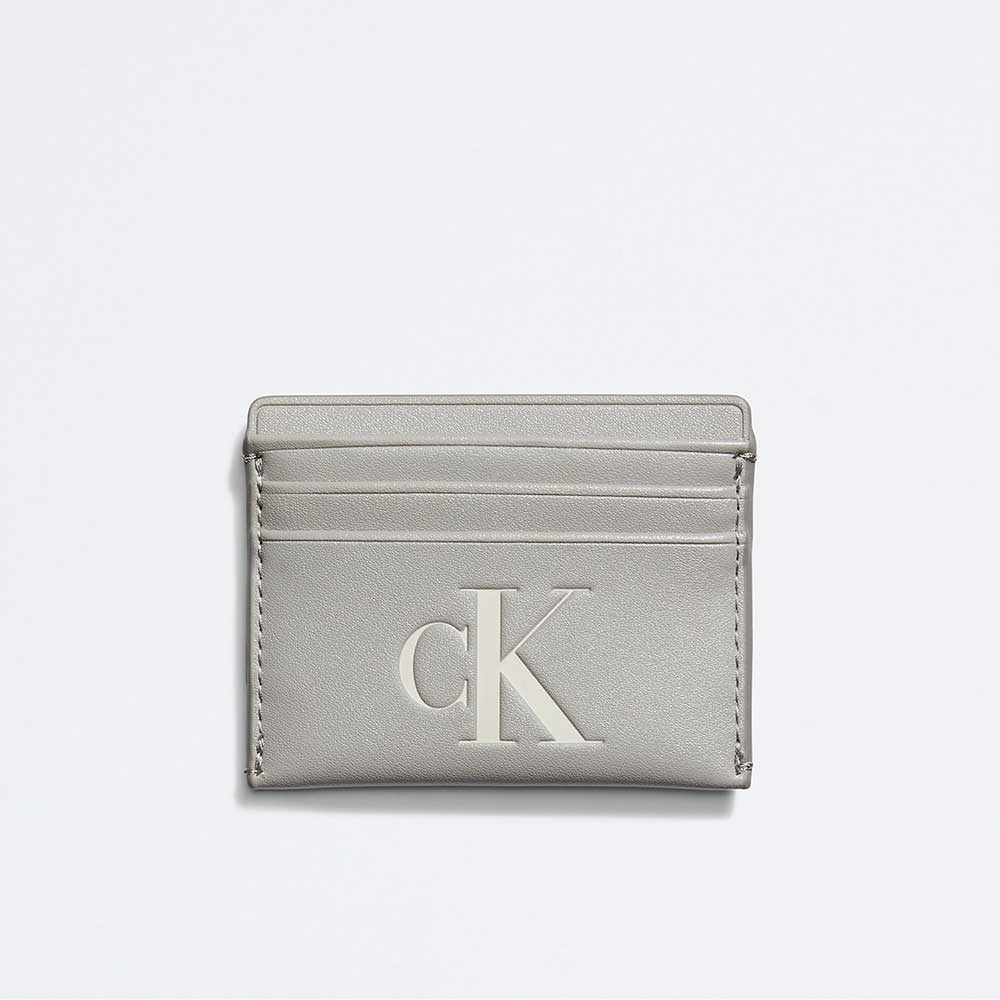 [THANH LÝ] Ví thẻ Calvin Klein Sculpted Monogram Card Case, Silver Zeplin