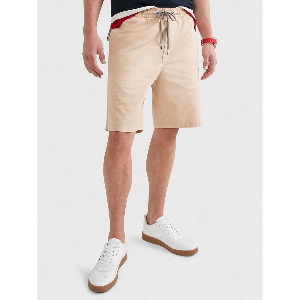 Quần Tommy Hilfiger Solid Twill 9" Short - Clayed Pebble, Size M