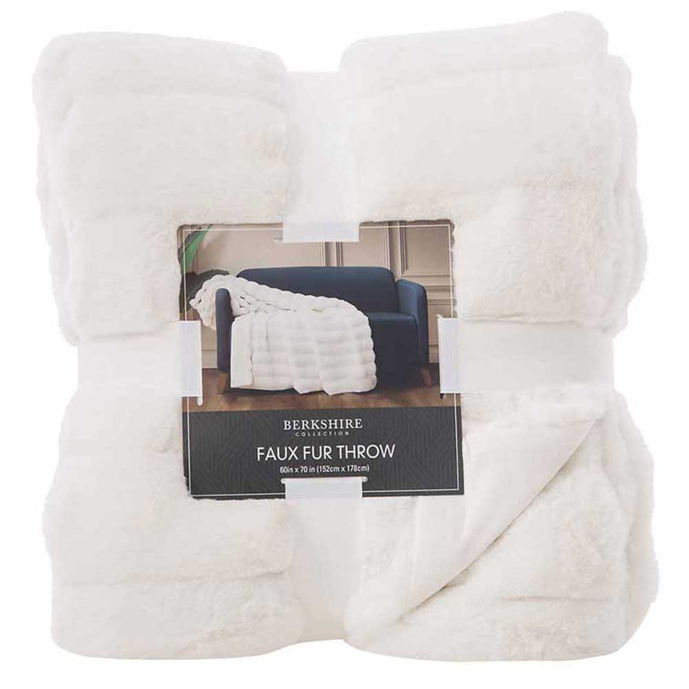 Chăn Berkshire Collection Faux Fur Throw - White