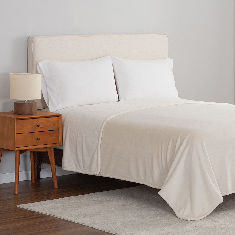 Chăn Berkshire Extra Plush - Queen, Ivory
